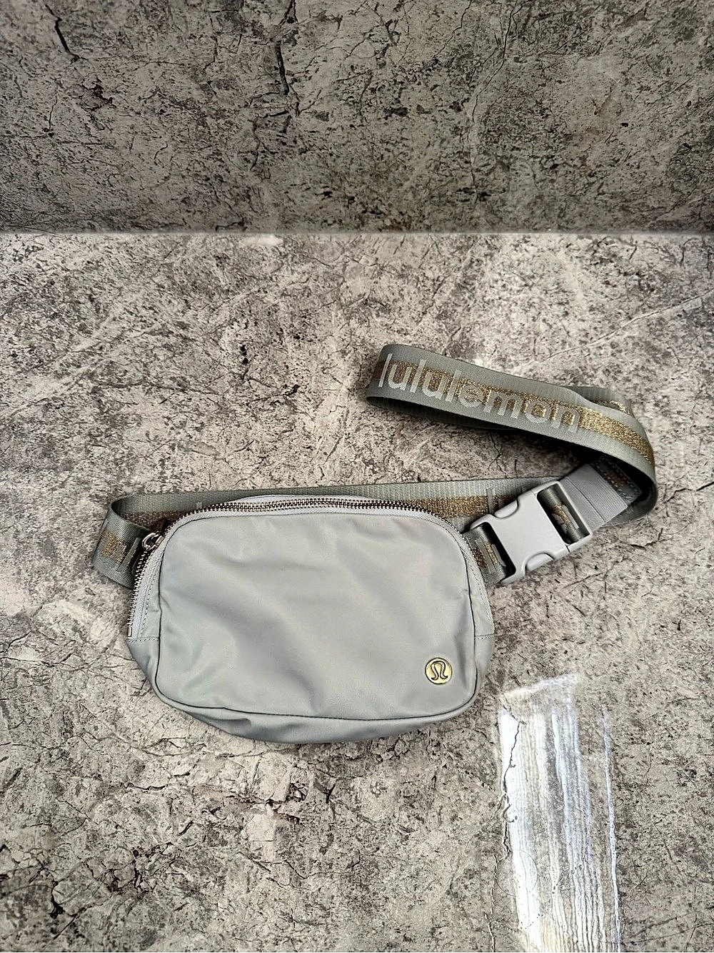 Lululemon Everywhere Belt Bag 1L Crossbody Gray